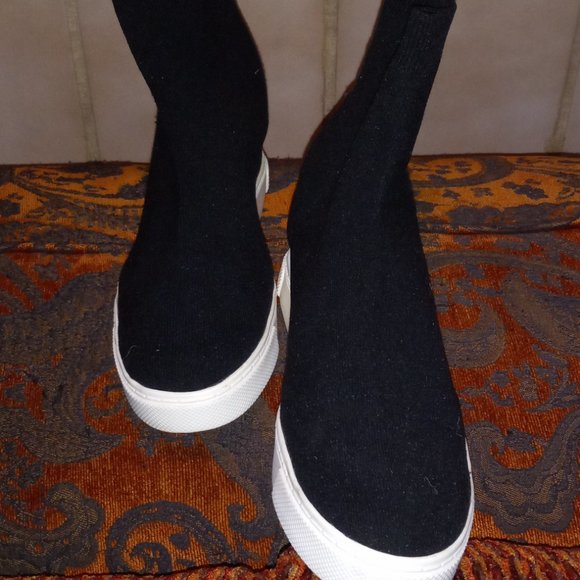 Steve Madden Black stretch sneaker booties - Picture 7 of 8